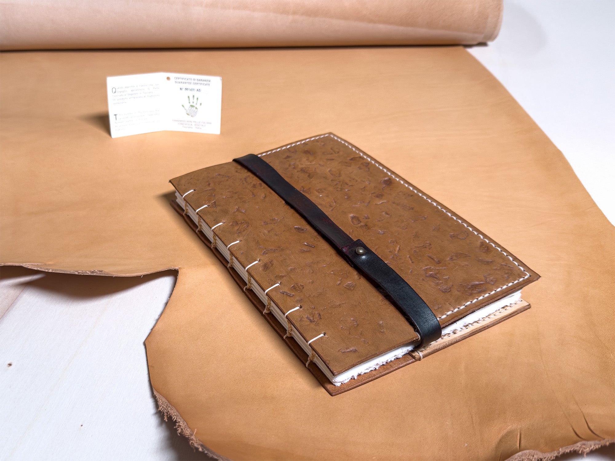 Eco di Pietra | Taccuino in Cuoio Inciso a Mano | Soffio Artigiano