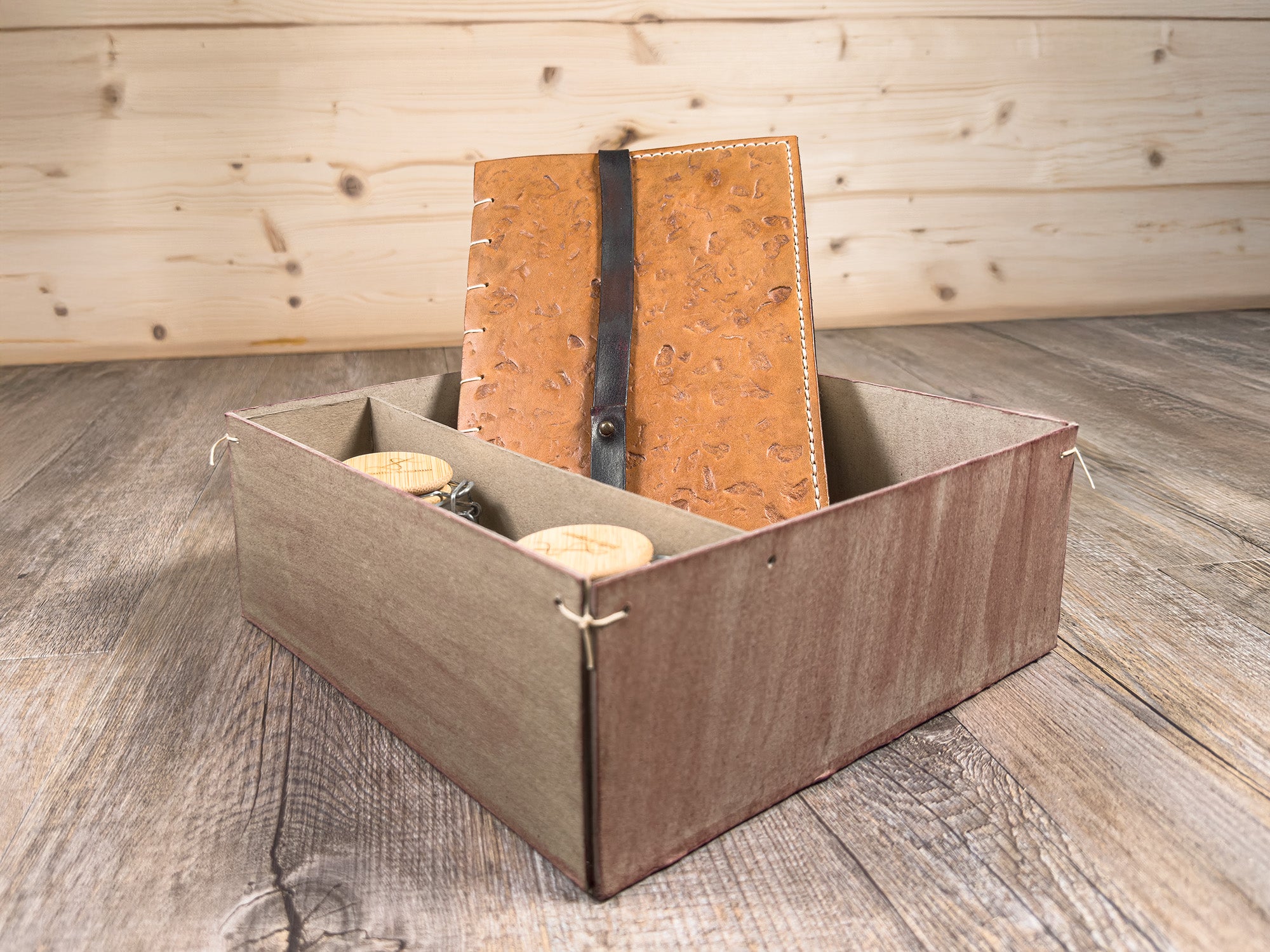 Eco di Pietra | Taccuino in Cuoio Inciso a Mano | Soffio Artigiano