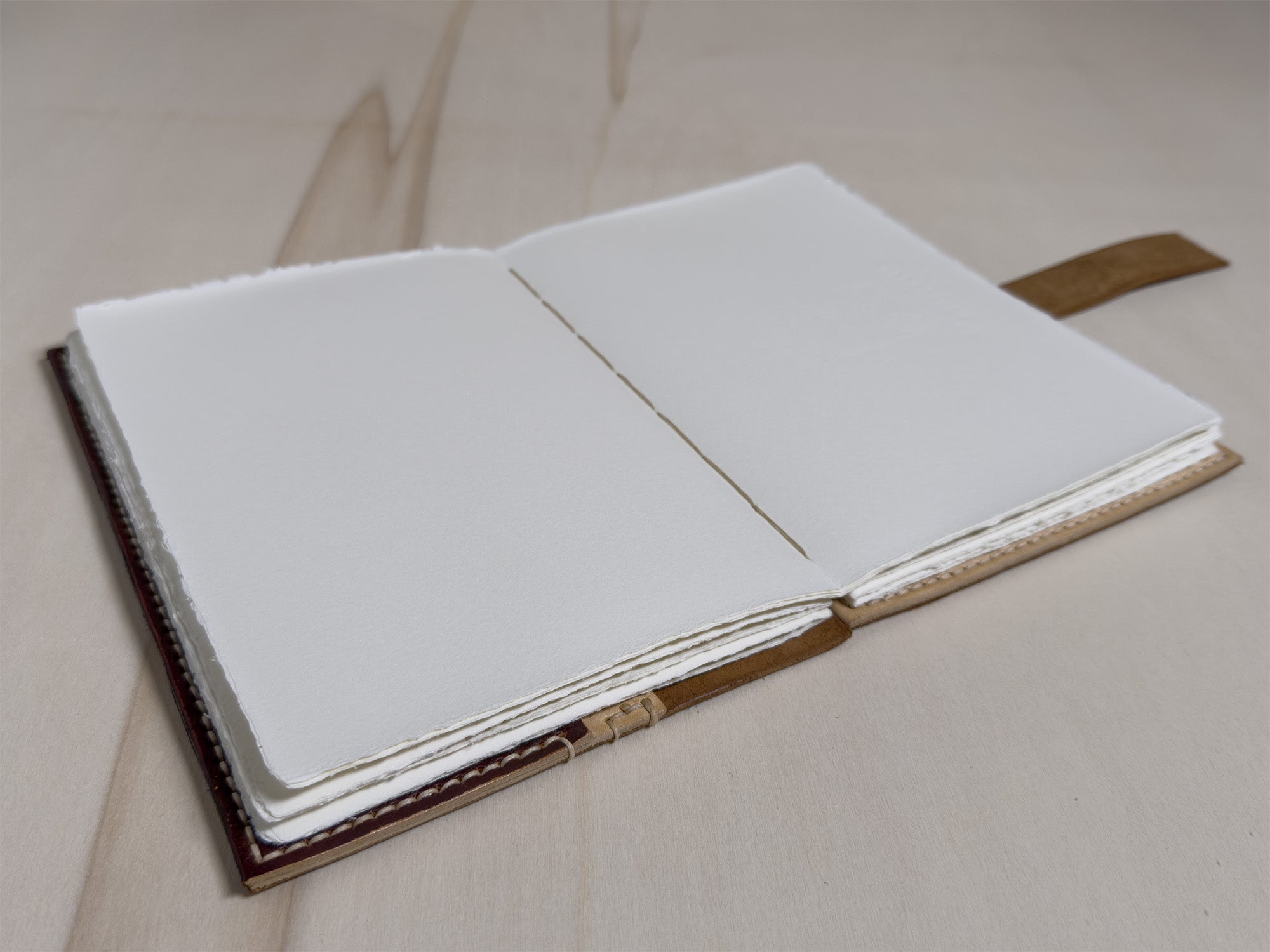 Taccuino A5 "Il Viandante" in Pelle | con Carta di Amalfi | Soffio Artigiano