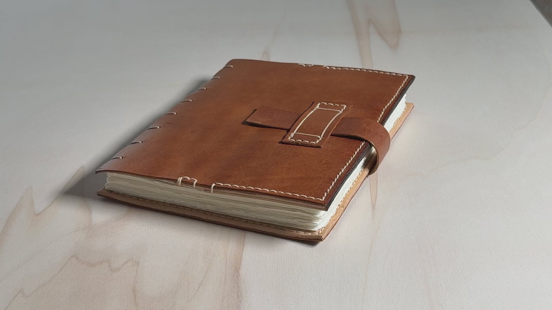 Taccuino A5 "Il Viandante" in Pelle | con Carta di Amalfi | Soffio Artigiano